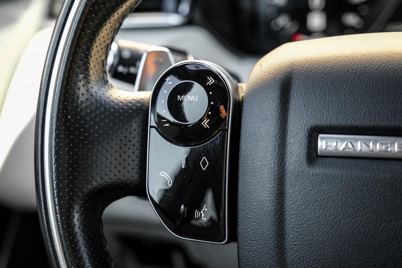 Land Rover Range Rover Velar Vehicle Main Gallery Image 17