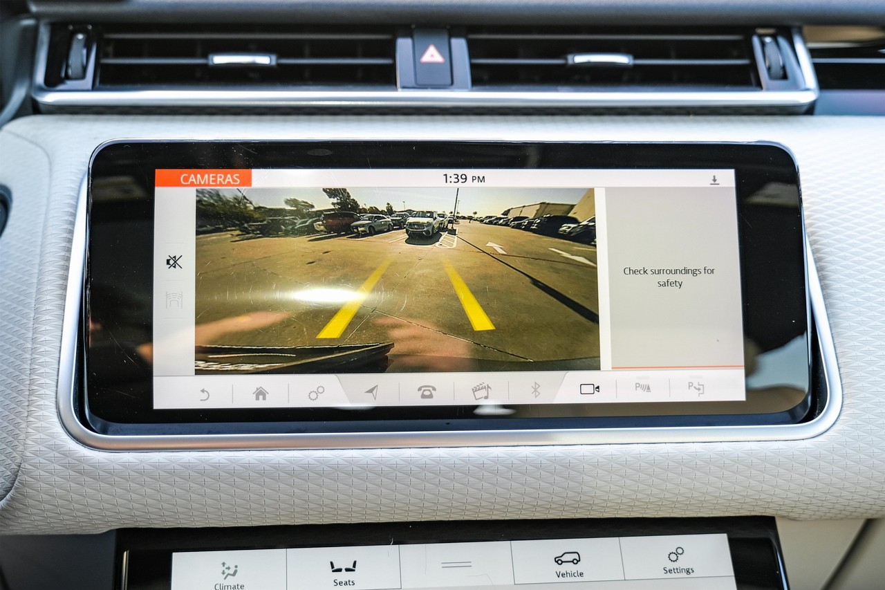 Land Rover Range Rover Velar Vehicle Main Gallery Image 23