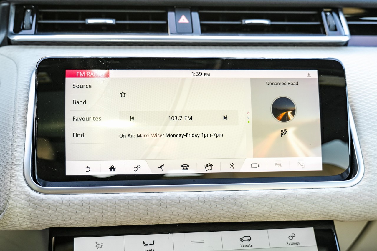 Land Rover Range Rover Velar Vehicle Main Gallery Image 31