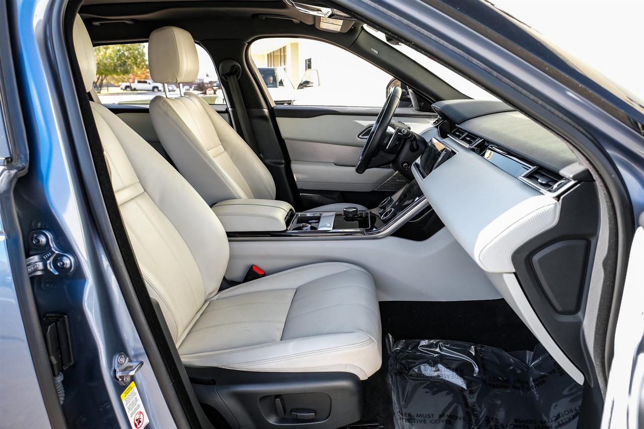 Land Rover Range Rover Velar Vehicle Main Gallery Image 33