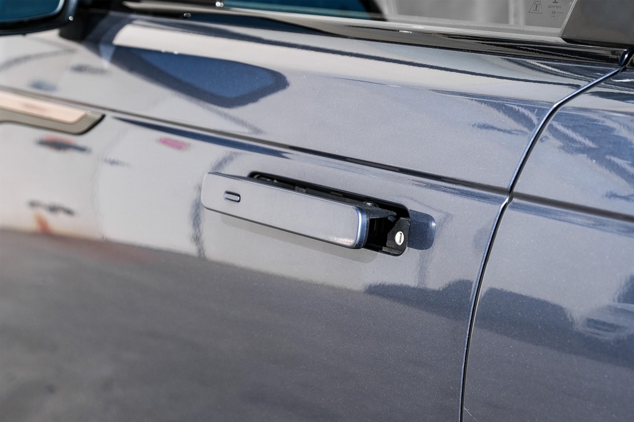 Land Rover Range Rover Velar Vehicle Main Gallery Image 39