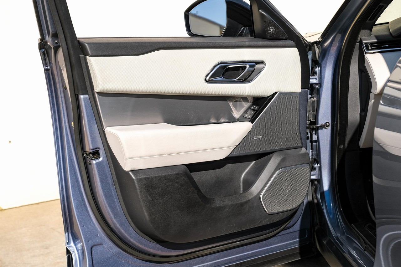 Land Rover Range Rover Velar Vehicle Main Gallery Image 41