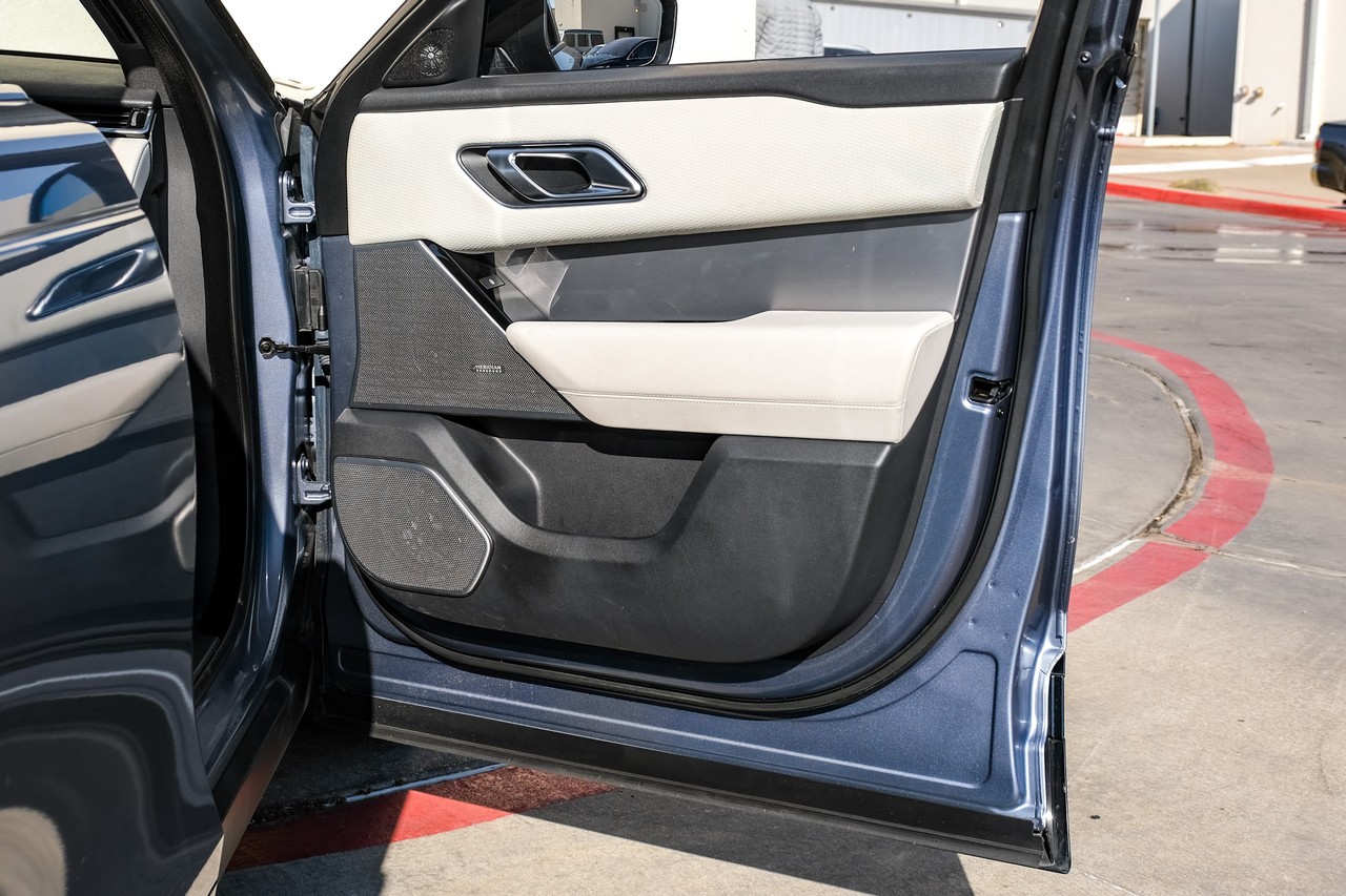 Land Rover Range Rover Velar Vehicle Main Gallery Image 44