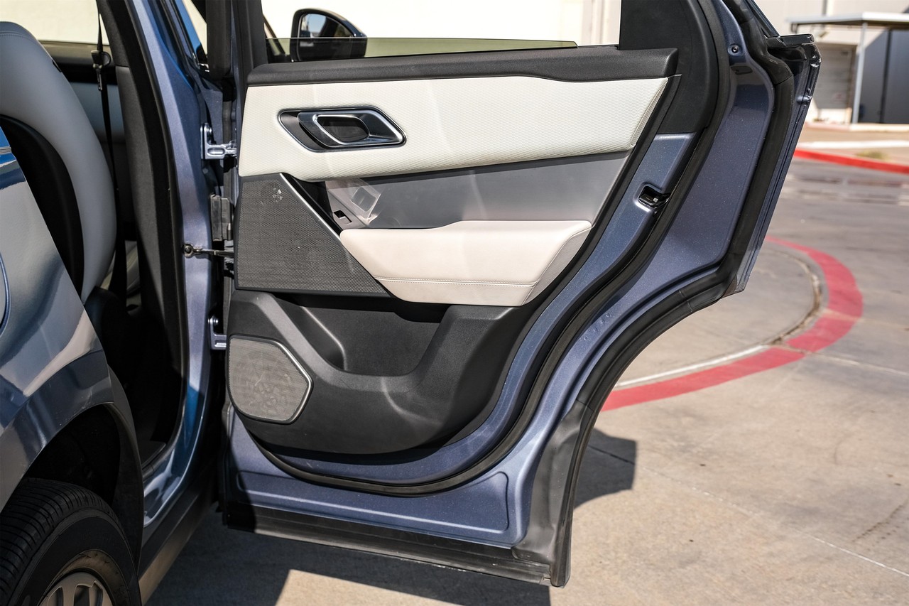 Land Rover Range Rover Velar Vehicle Main Gallery Image 46