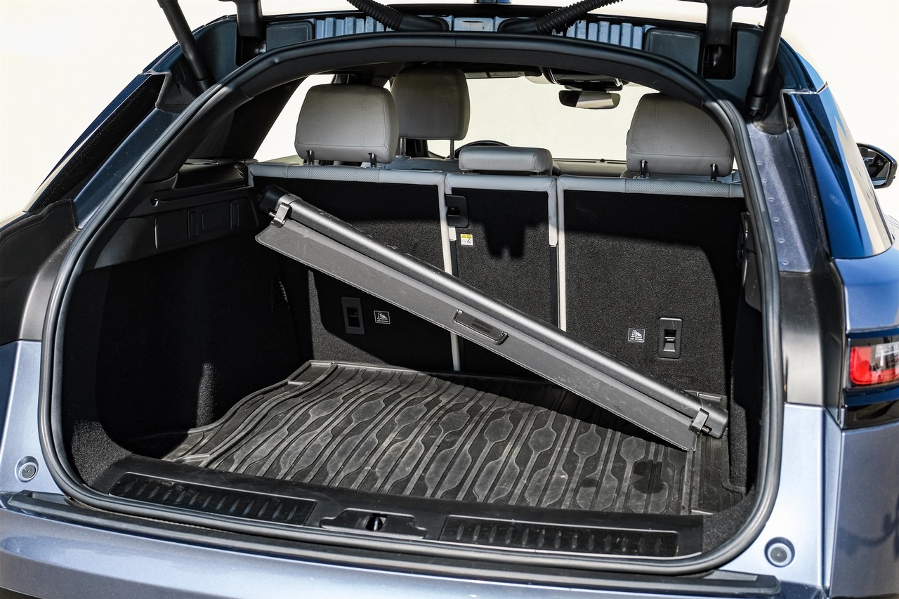 Land Rover Range Rover Velar Vehicle Main Gallery Image 49