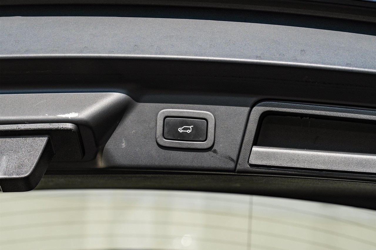 Land Rover Range Rover Velar Vehicle Main Gallery Image 51