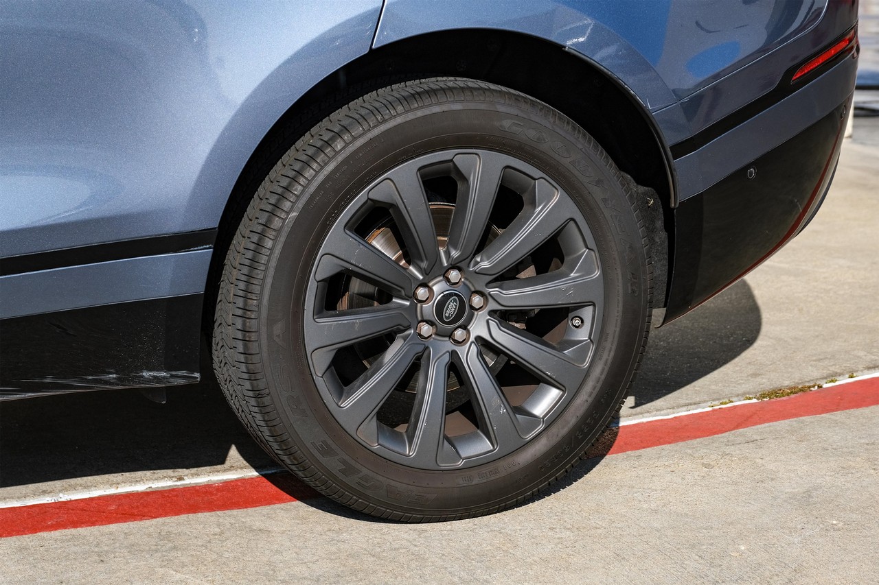 Land Rover Range Rover Velar Vehicle Main Gallery Image 56