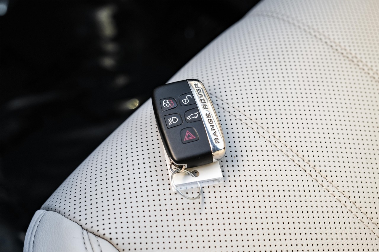 Land Rover Range Rover Velar Vehicle Main Gallery Image 57