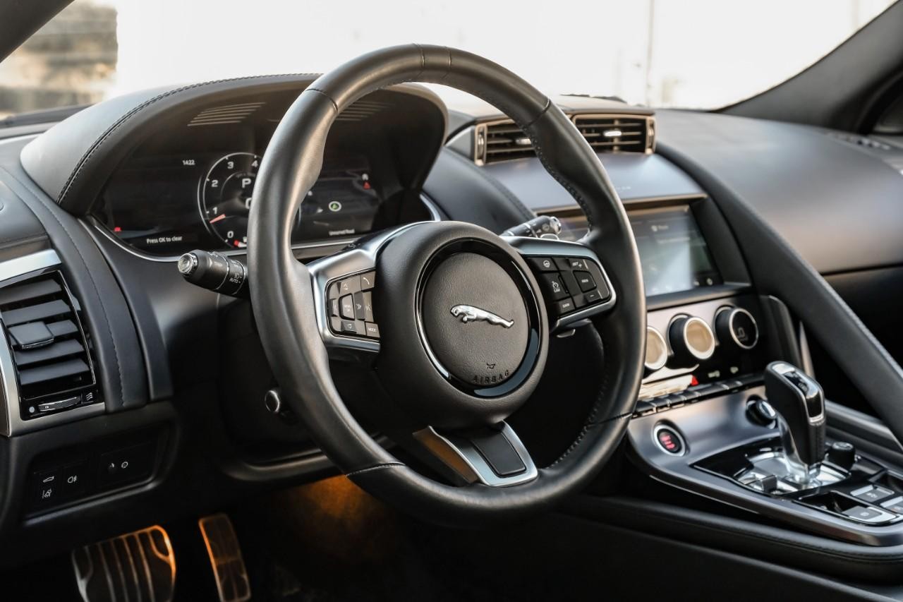 Jaguar F-Type Vehicle Main Gallery Image 03