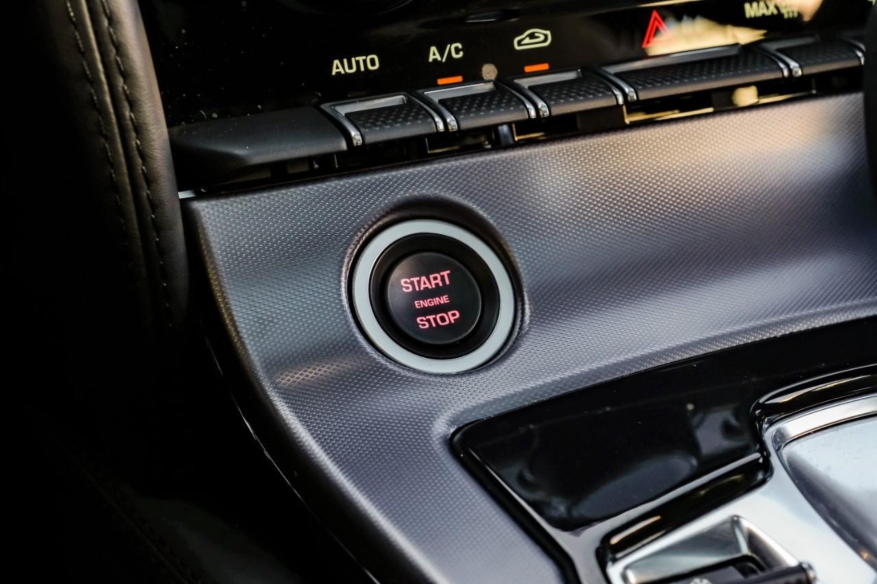 Jaguar F-Type Vehicle Main Gallery Image 19