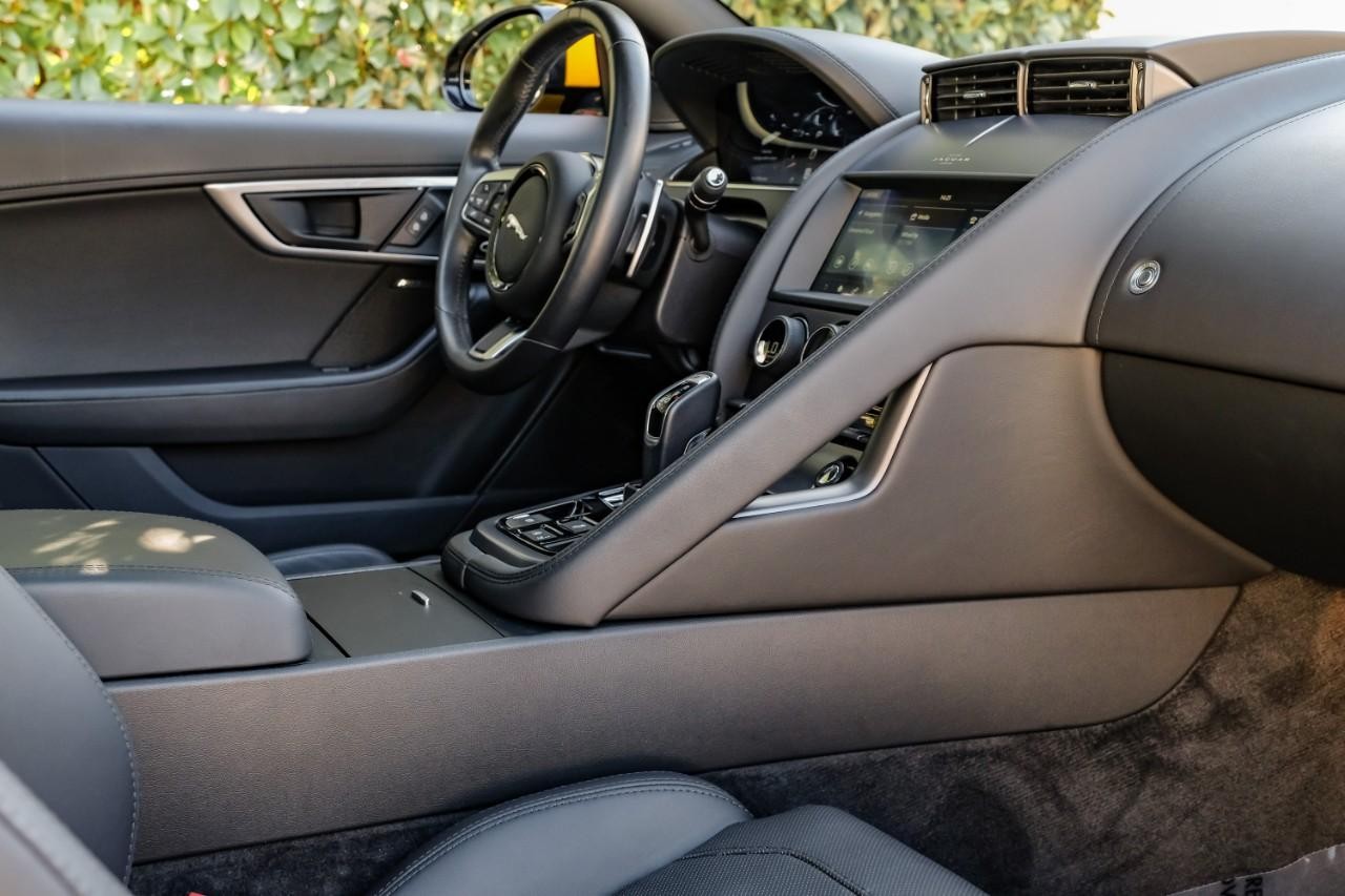Jaguar F-Type Vehicle Main Gallery Image 23