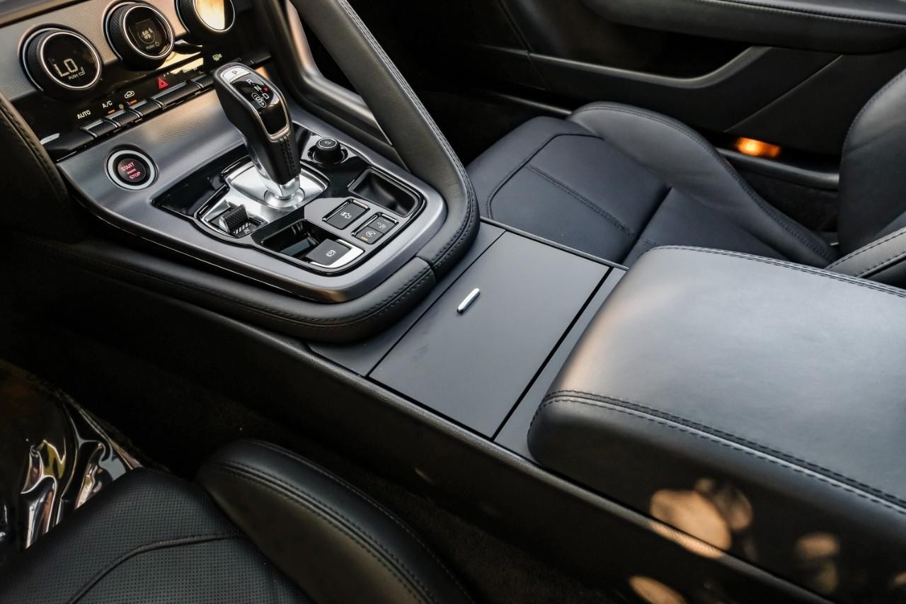 Jaguar F-Type Vehicle Main Gallery Image 24