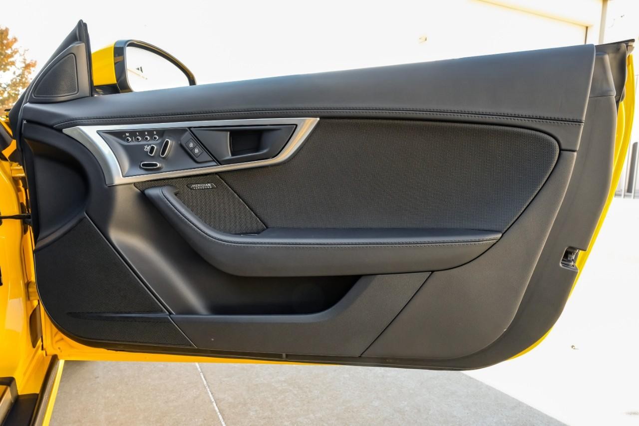 Jaguar F-Type Vehicle Main Gallery Image 38