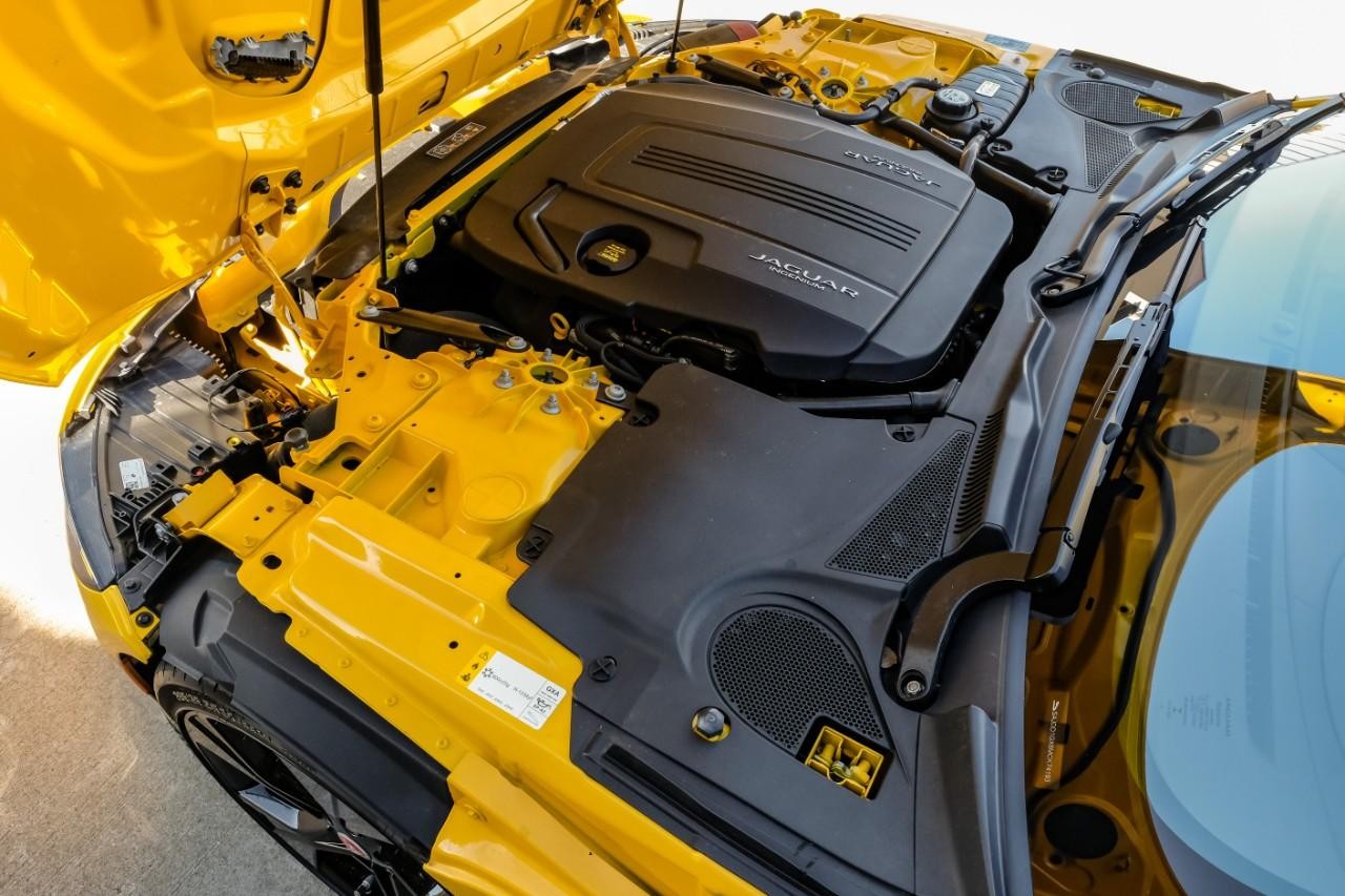 Jaguar F-Type Vehicle Main Gallery Image 42