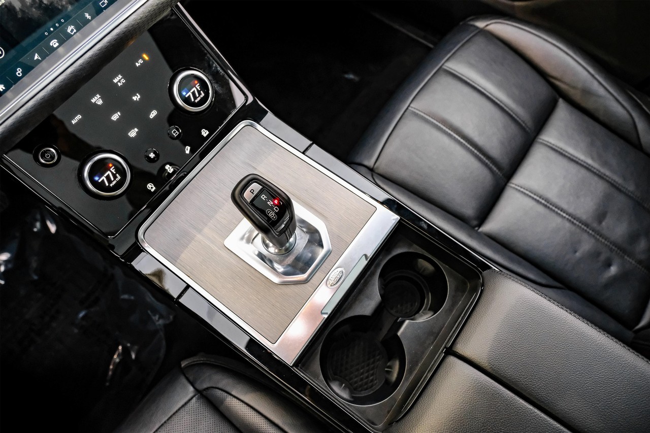 Land Rover Range Rover Evoque Vehicle Main Gallery Image 24