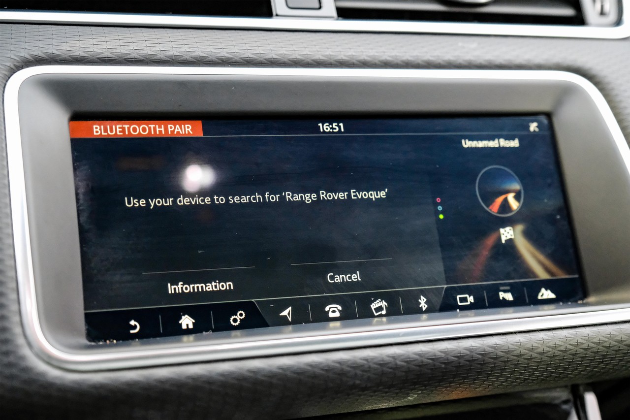 Land Rover Range Rover Evoque Vehicle Main Gallery Image 27