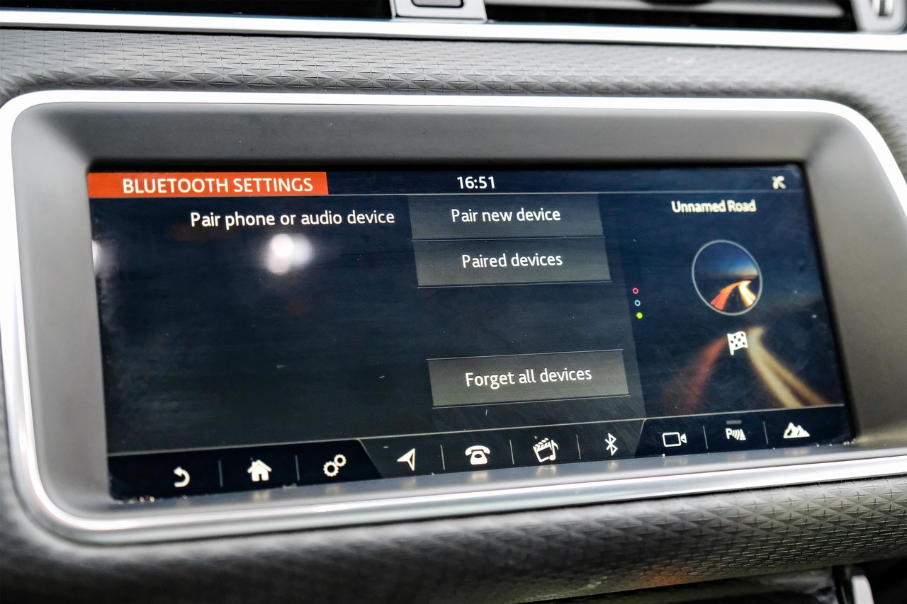 Land Rover Range Rover Evoque Vehicle Main Gallery Image 29