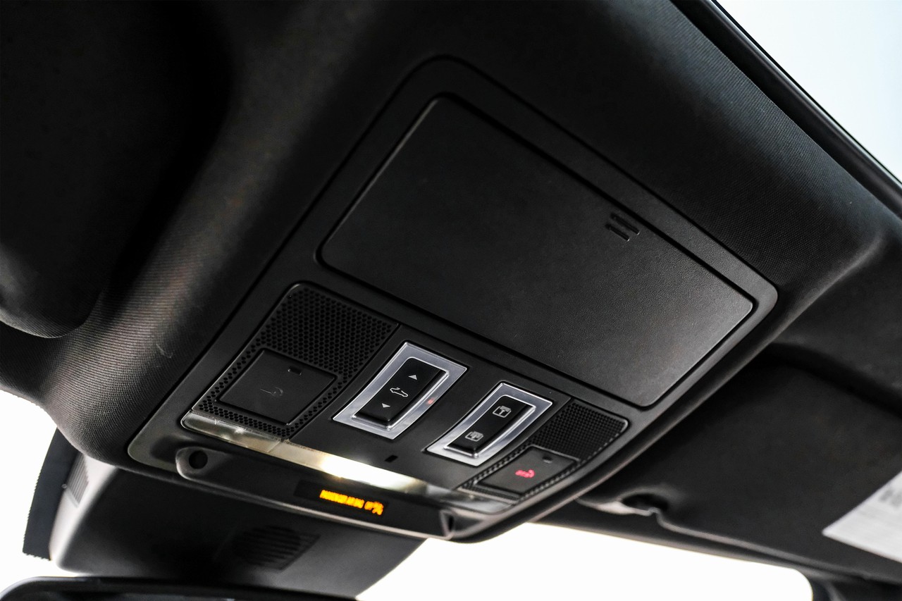 Jaguar XF Vehicle Main Gallery Image 28