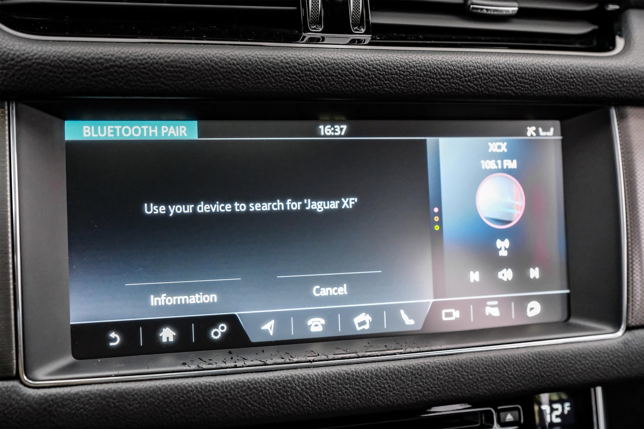 Jaguar XF Vehicle Main Gallery Image 30