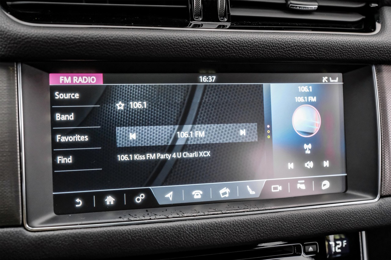 Jaguar XF Vehicle Main Gallery Image 31