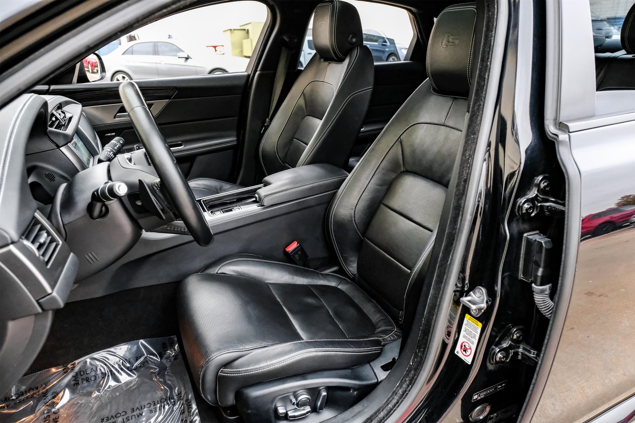 Jaguar XF Vehicle Main Gallery Image 32