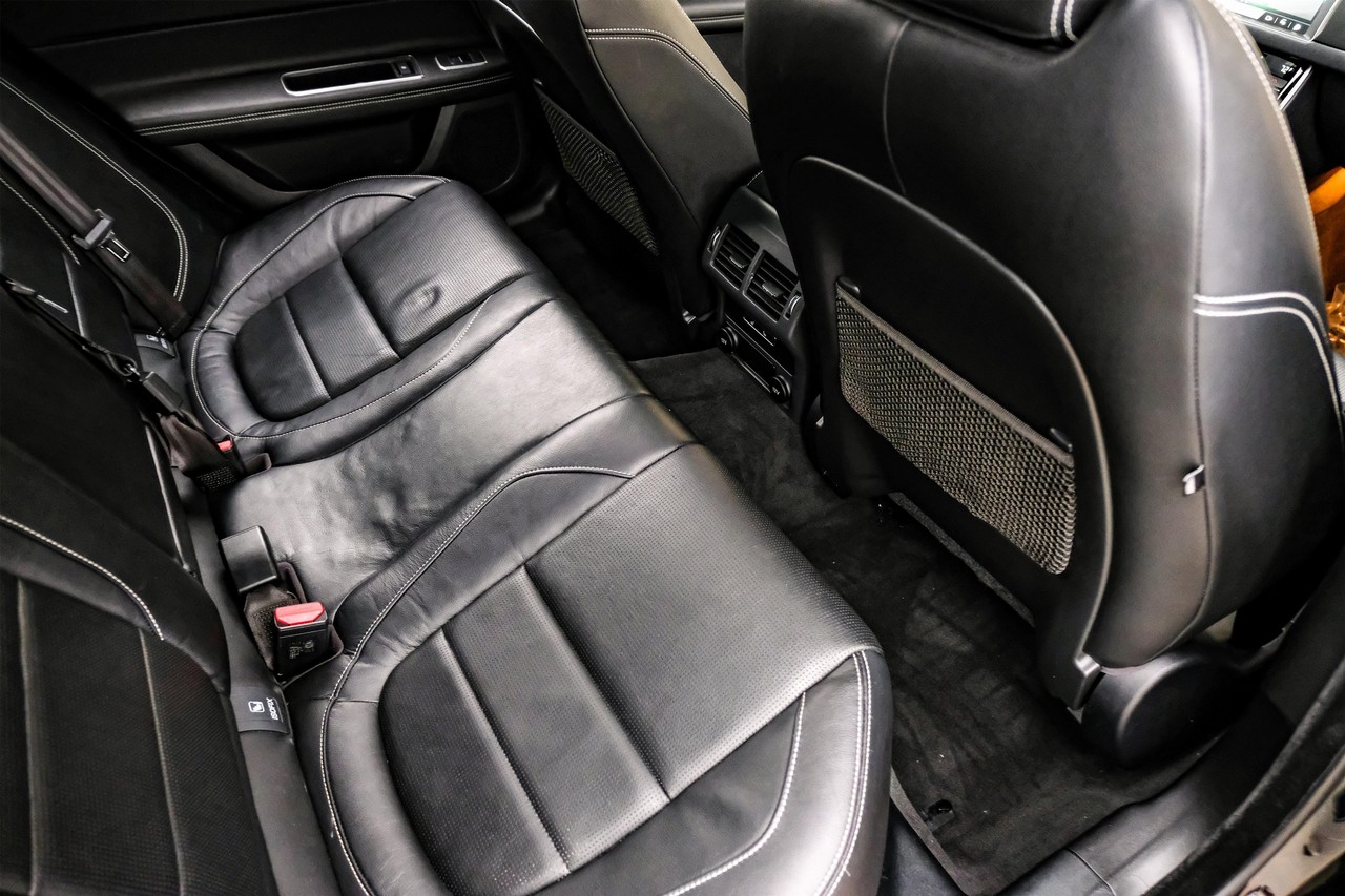 Jaguar XF Vehicle Main Gallery Image 36