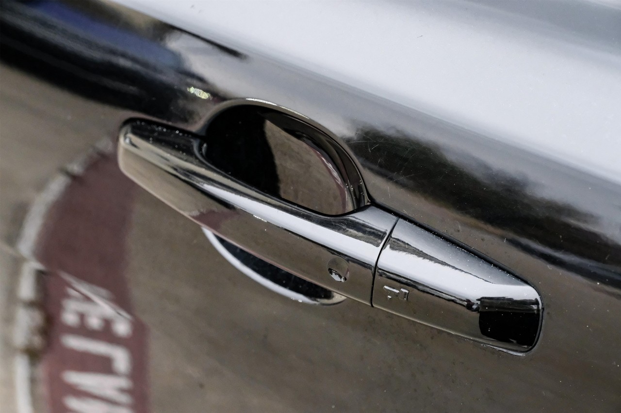 Jaguar XF Vehicle Main Gallery Image 39