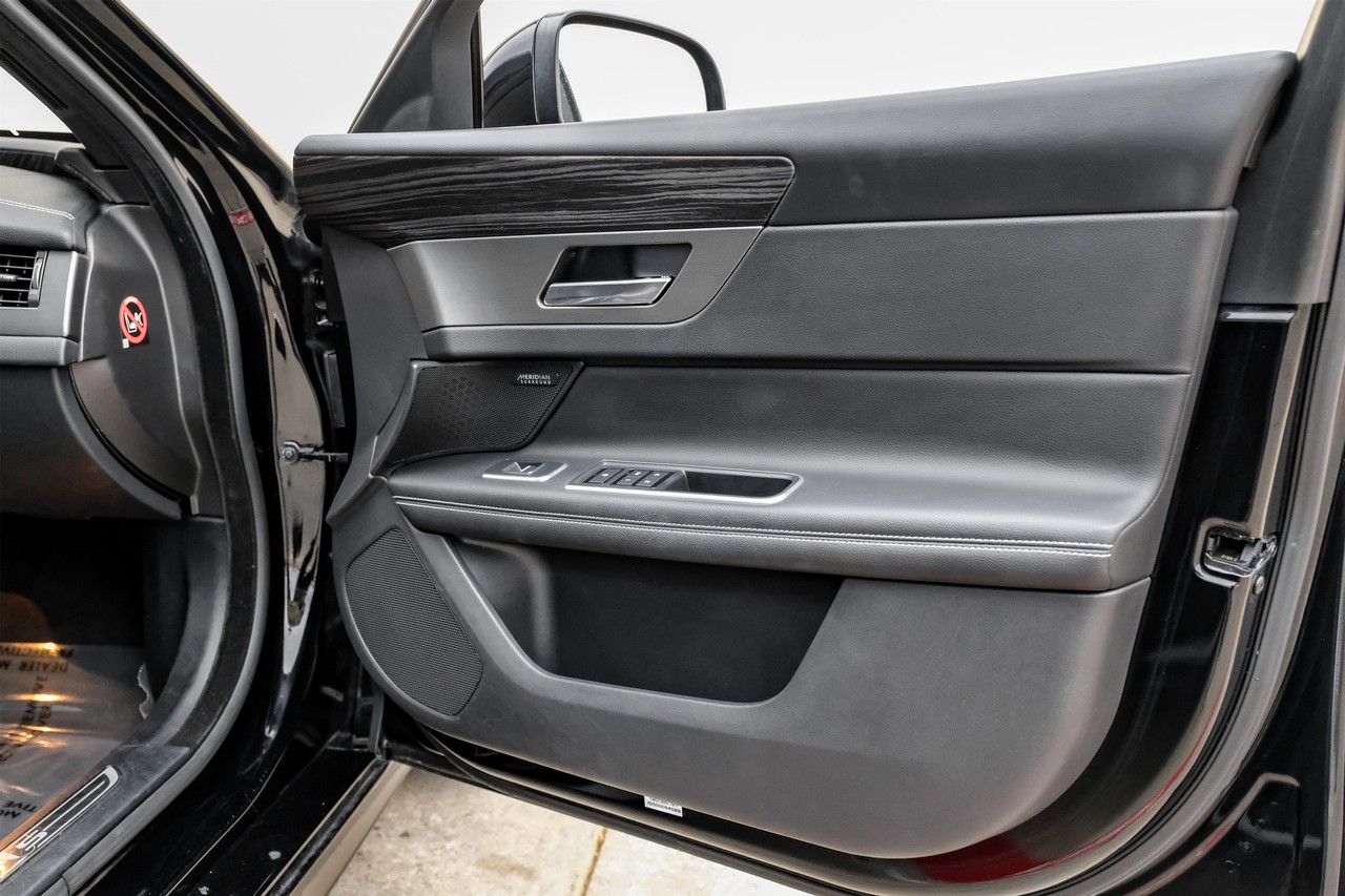 Jaguar XF Vehicle Main Gallery Image 43