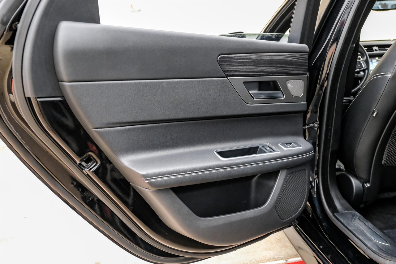 Jaguar XF Vehicle Main Gallery Image 44