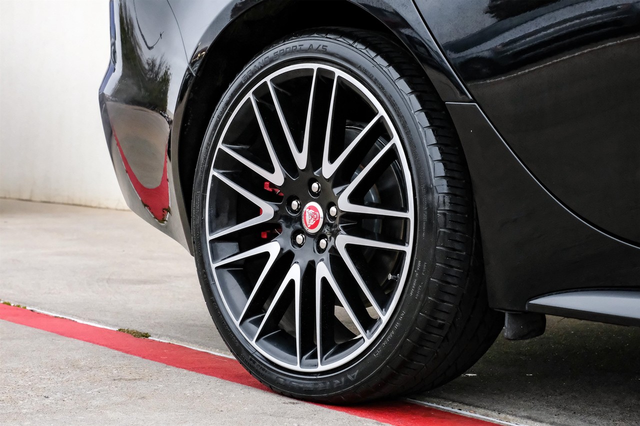 Jaguar XF Vehicle Main Gallery Image 50