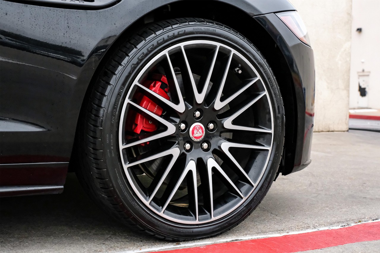 Jaguar XF Vehicle Main Gallery Image 51