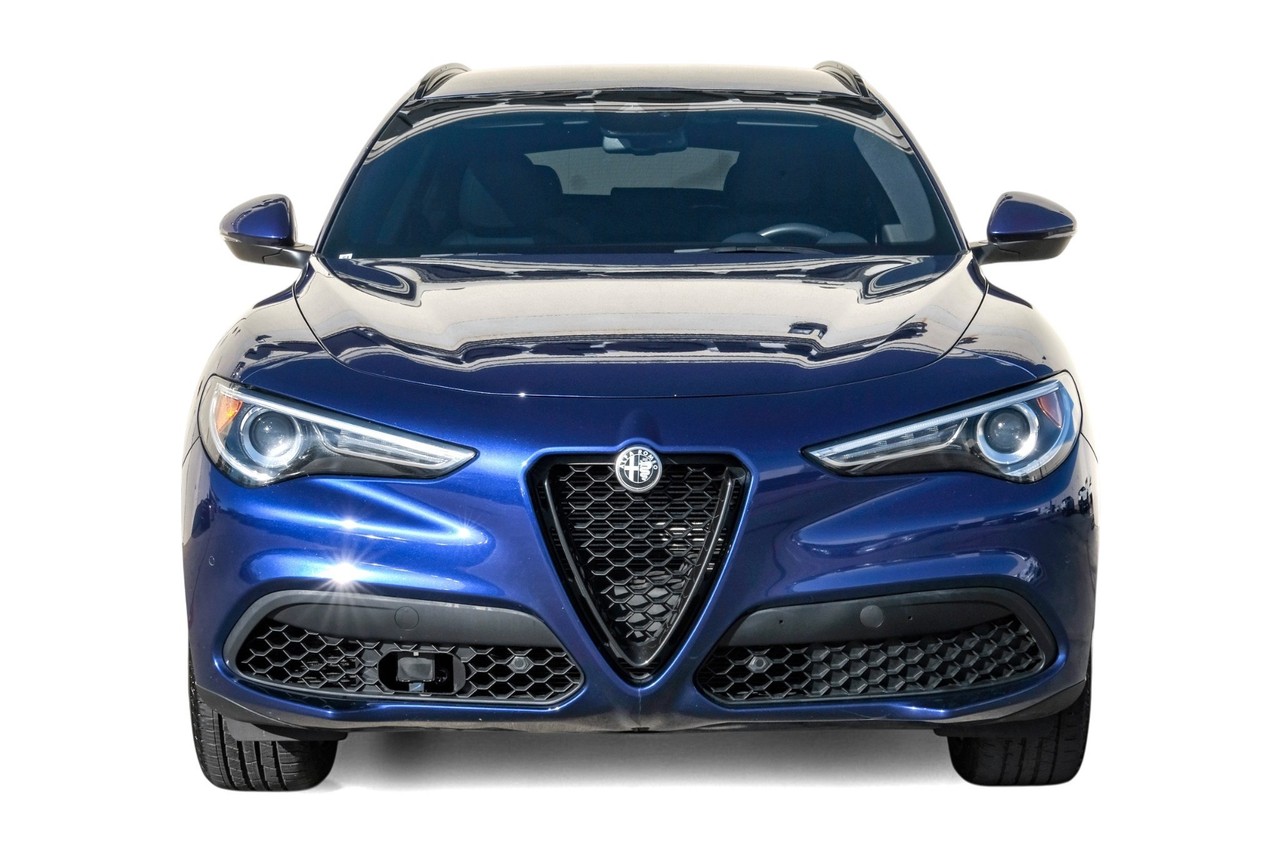 Alfa Romeo Stelvio Vehicle Main Gallery Image 04