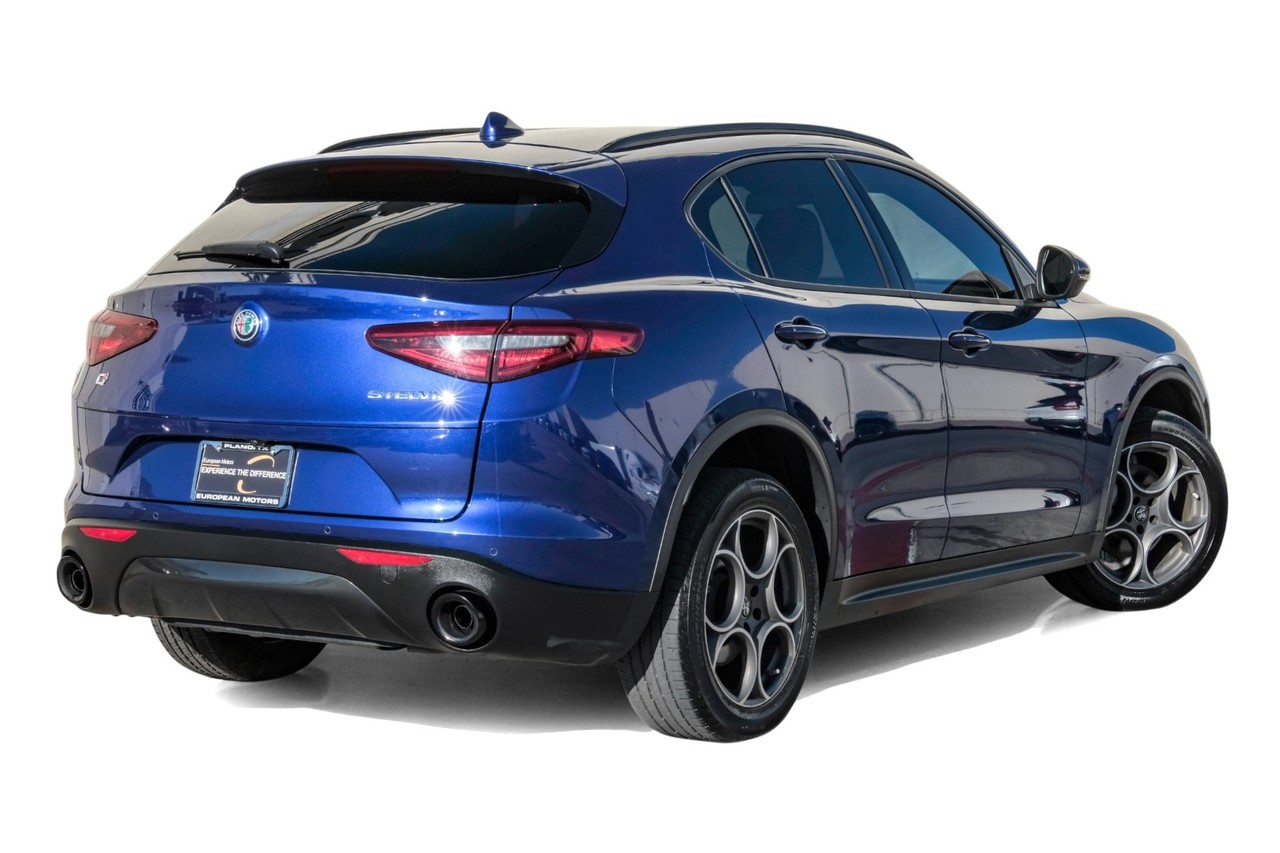 Alfa Romeo Stelvio Vehicle Main Gallery Image 07