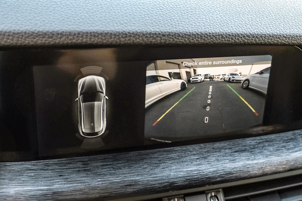 Alfa Romeo Stelvio Vehicle Main Gallery Image 21