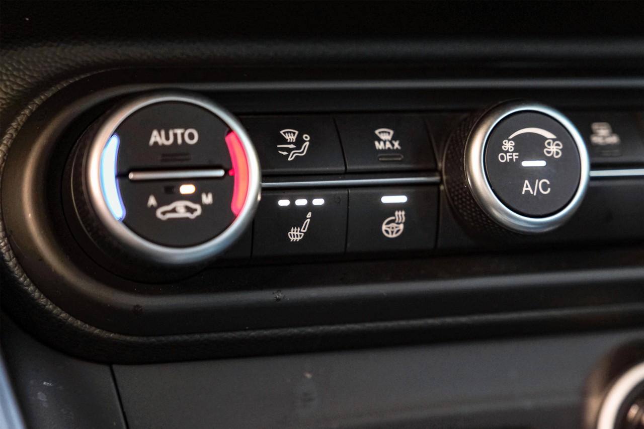 Alfa Romeo Stelvio Vehicle Main Gallery Image 24