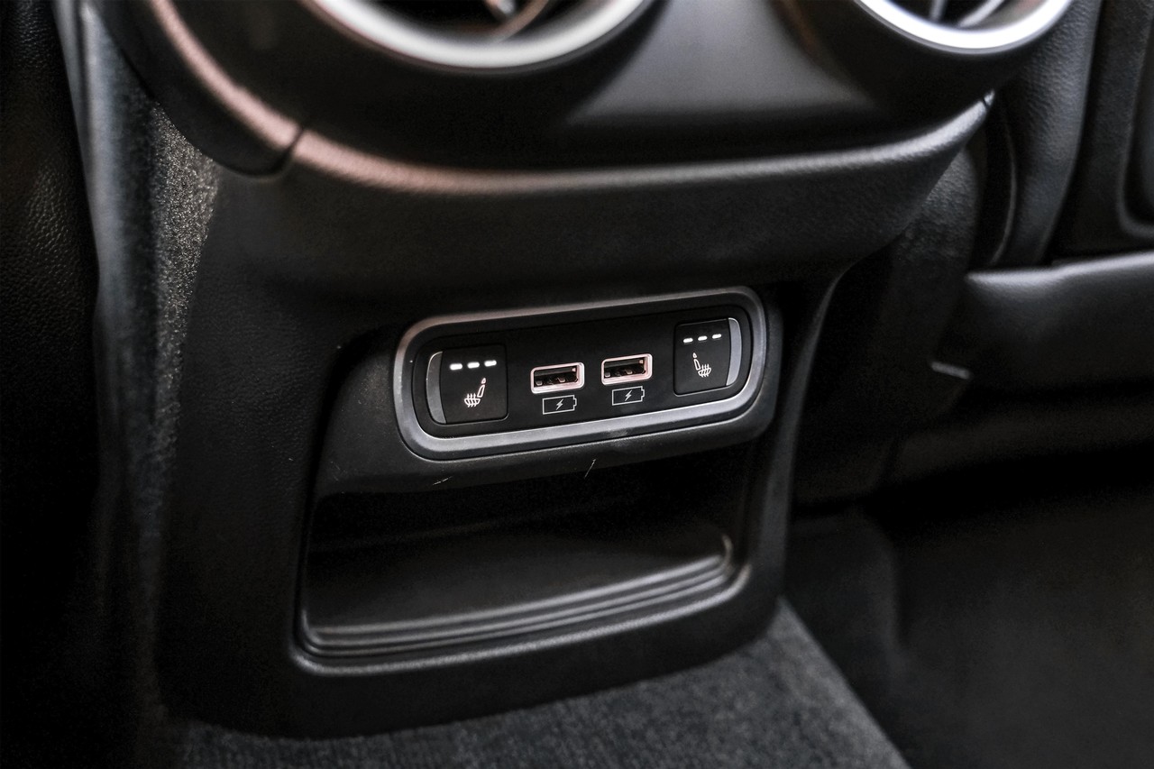 Alfa Romeo Stelvio Vehicle Main Gallery Image 25