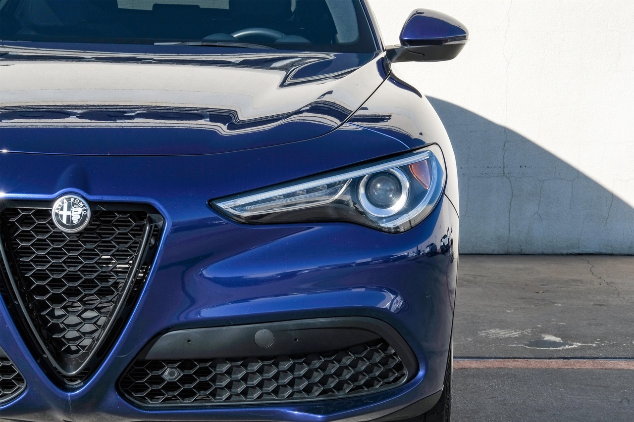 Alfa Romeo Stelvio Vehicle Main Gallery Image 45