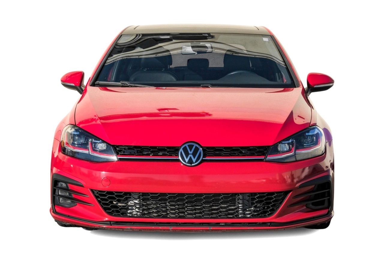 Volkswagen Golf GTI Vehicle Main Gallery Image 06