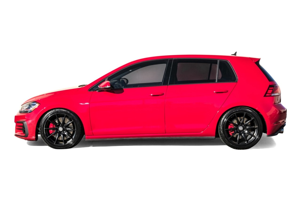 Volkswagen Golf GTI Vehicle Main Gallery Image 11