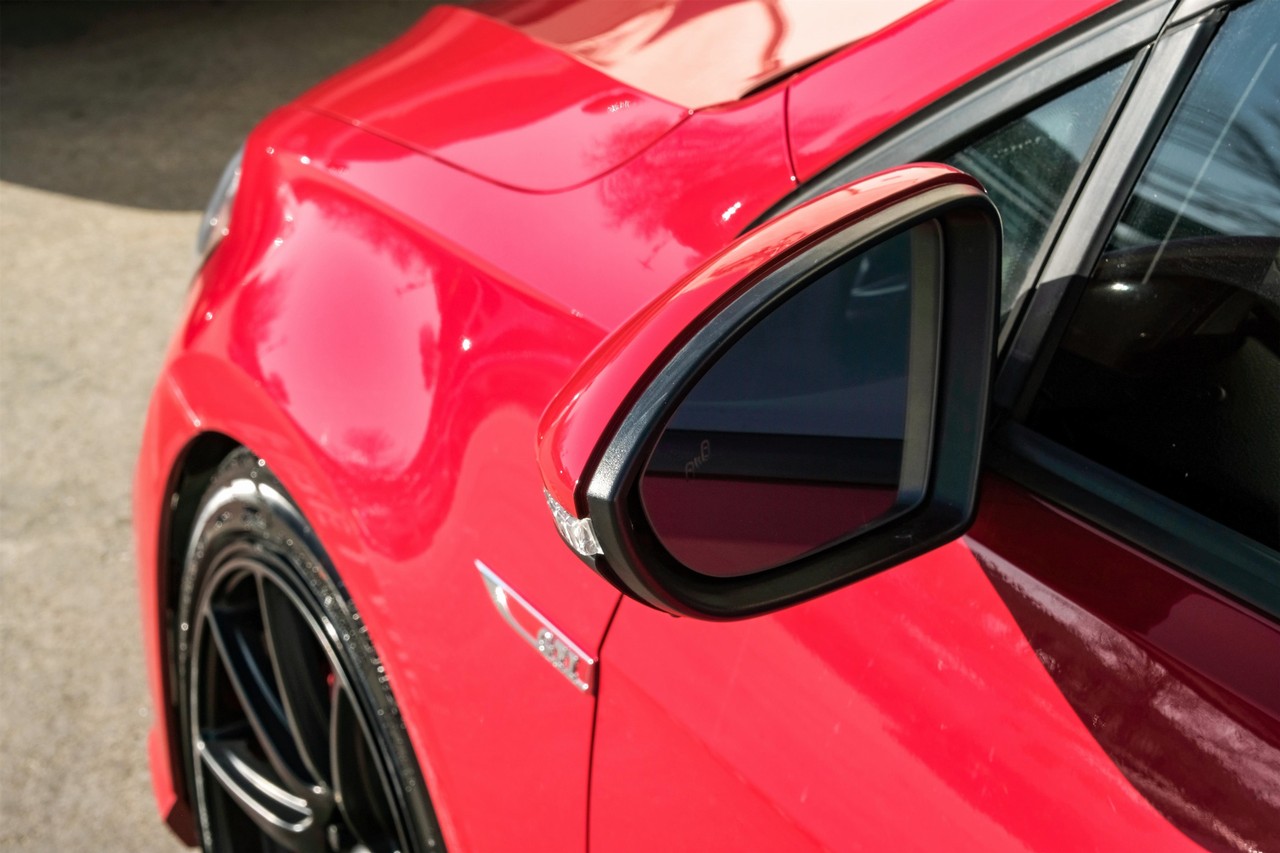 Volkswagen Golf GTI Vehicle Main Gallery Image 42