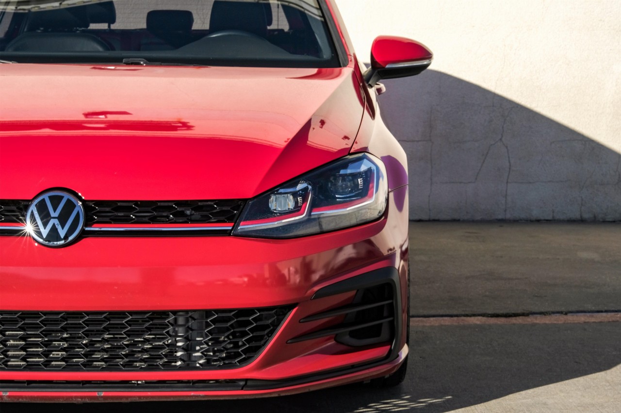 Volkswagen Golf GTI Vehicle Main Gallery Image 48