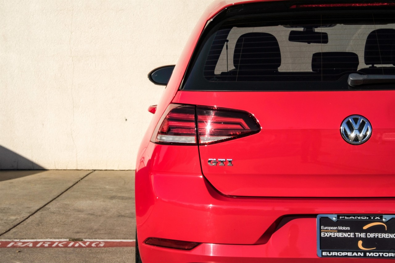 Volkswagen Golf GTI Vehicle Main Gallery Image 49