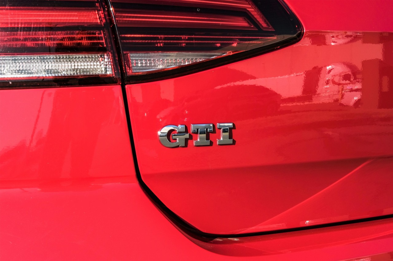 Volkswagen Golf GTI Vehicle Main Gallery Image 51
