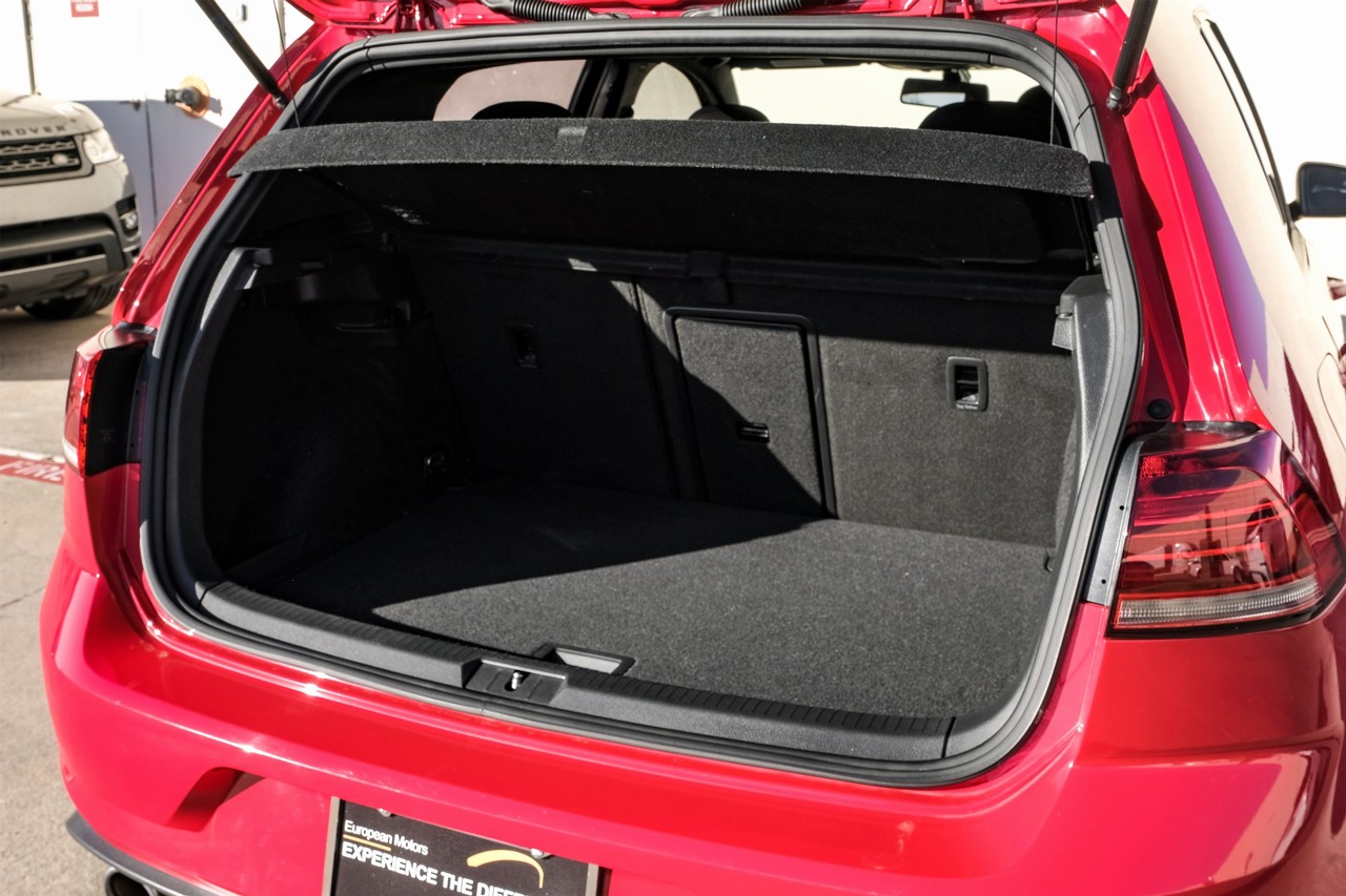 Volkswagen Golf GTI Vehicle Main Gallery Image 53