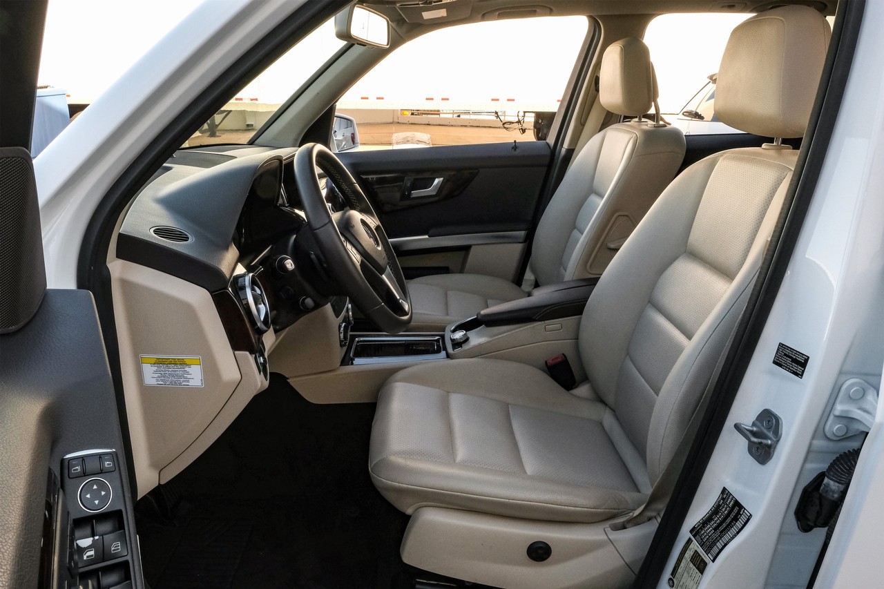 Mercedes-Benz GLK 350 Vehicle Main Gallery Image 04