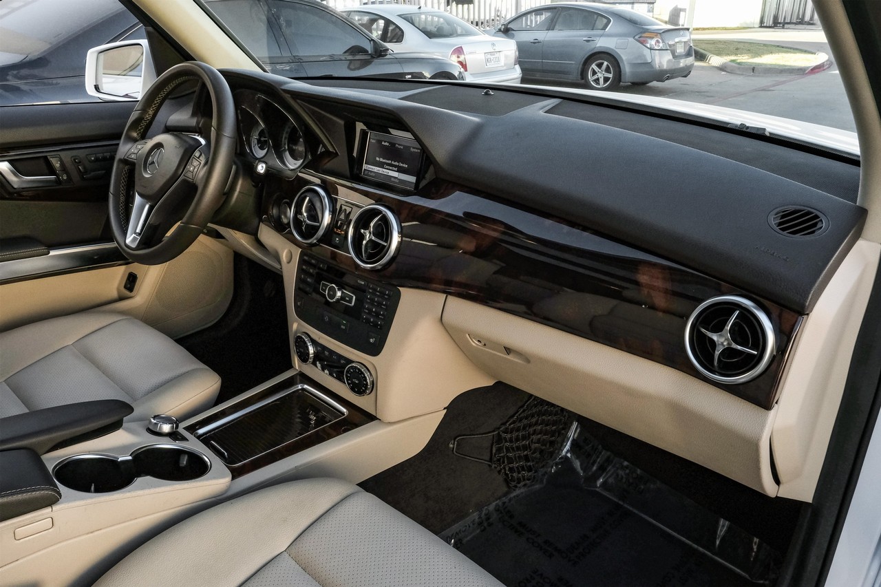Mercedes-Benz GLK 350 Vehicle Main Gallery Image 13