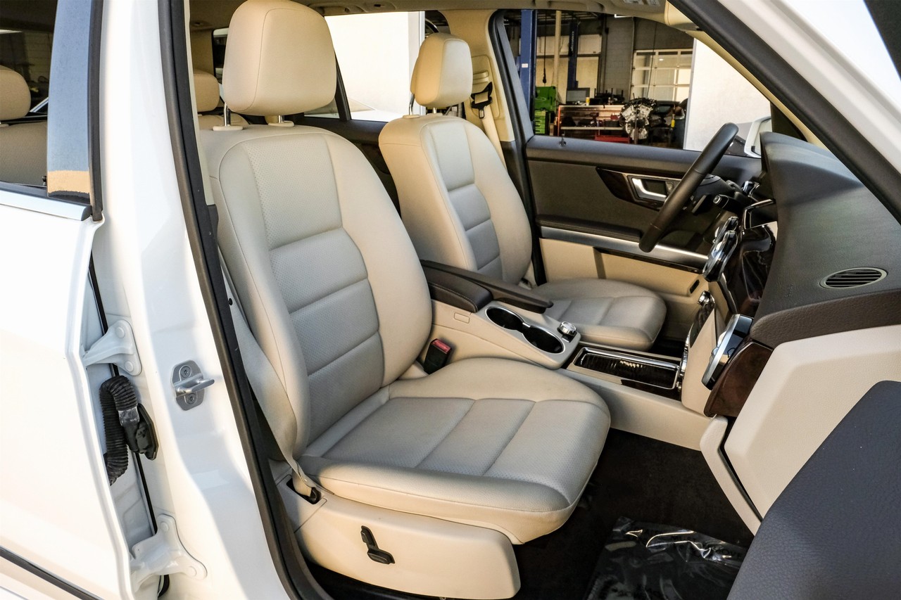 Mercedes-Benz GLK 350 Vehicle Main Gallery Image 34