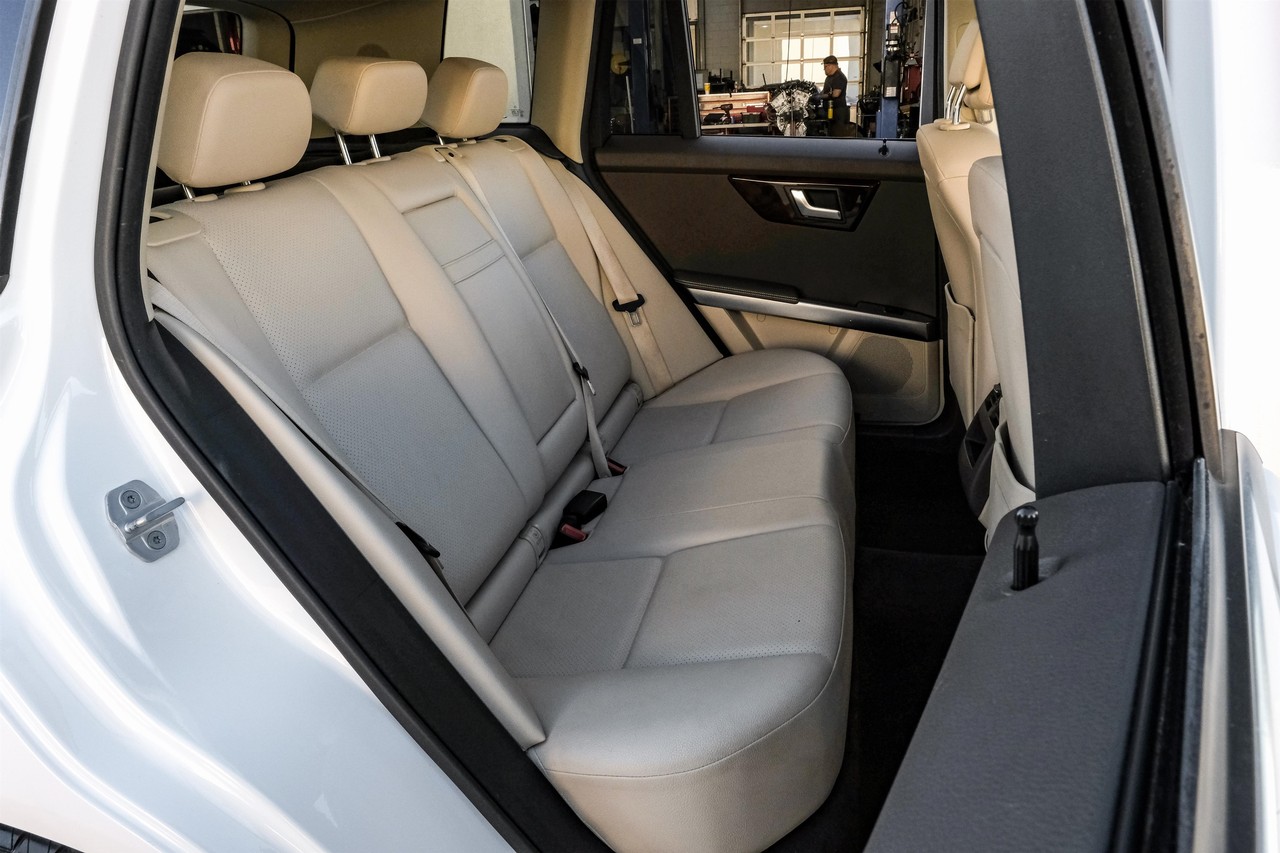 Mercedes-Benz GLK 350 Vehicle Main Gallery Image 36