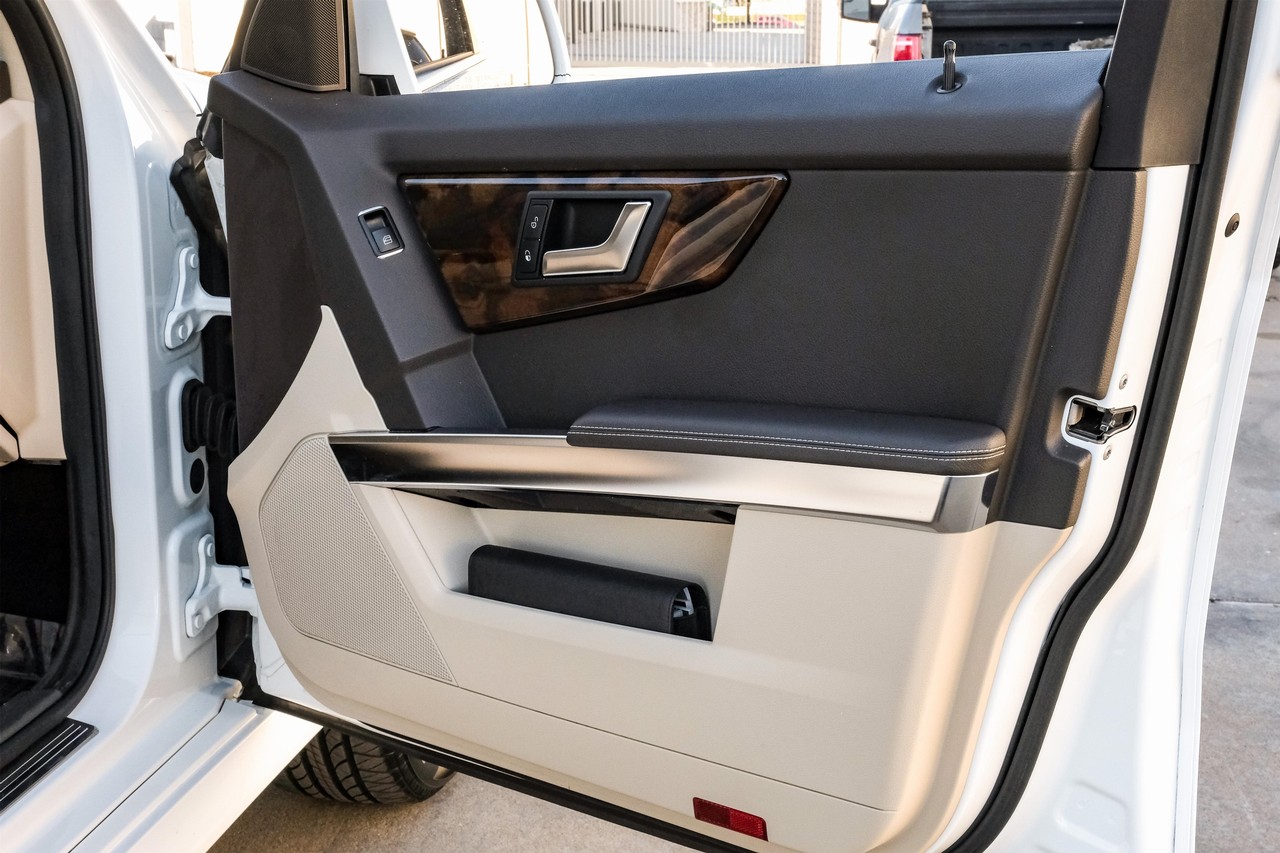 Mercedes-Benz GLK 350 Vehicle Main Gallery Image 44