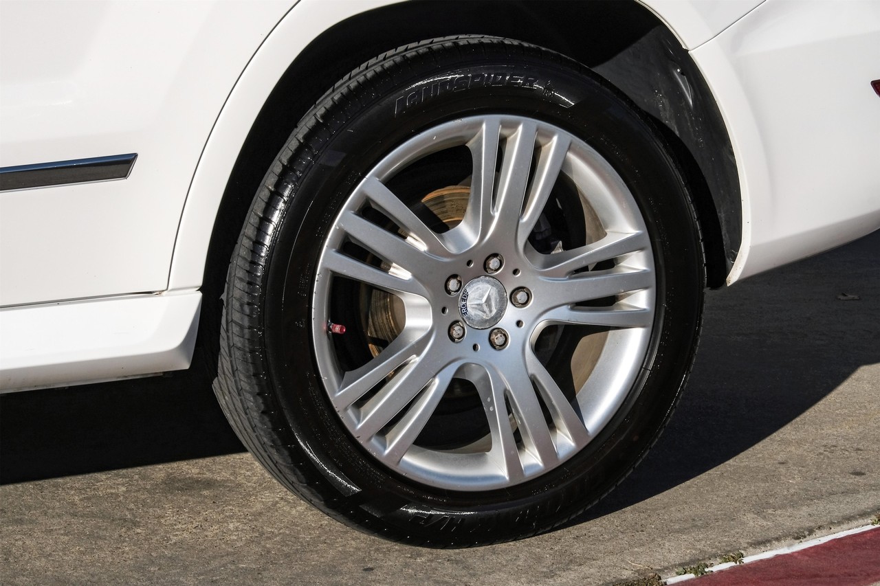 Mercedes-Benz GLK 350 Vehicle Main Gallery Image 56